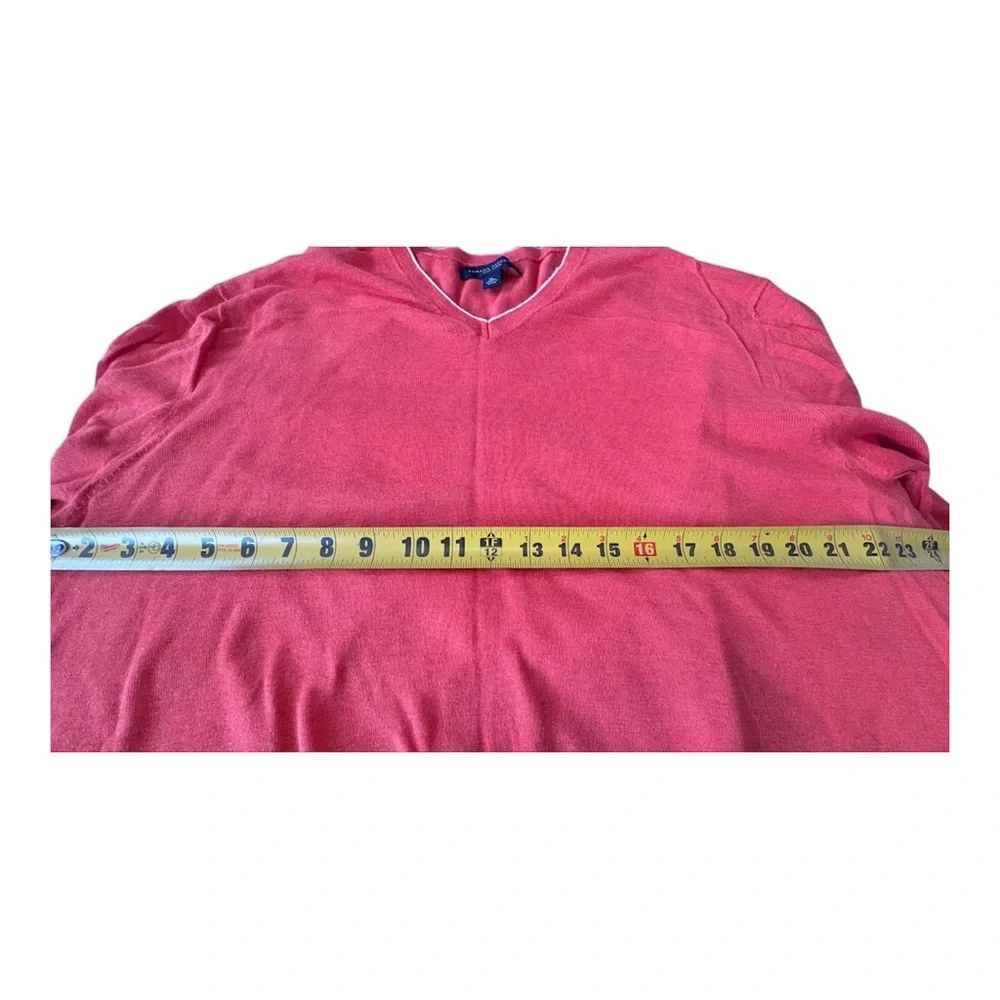 Banana Republic orange V-neck lightweight sweater in a silk-linen blend, XL.‎